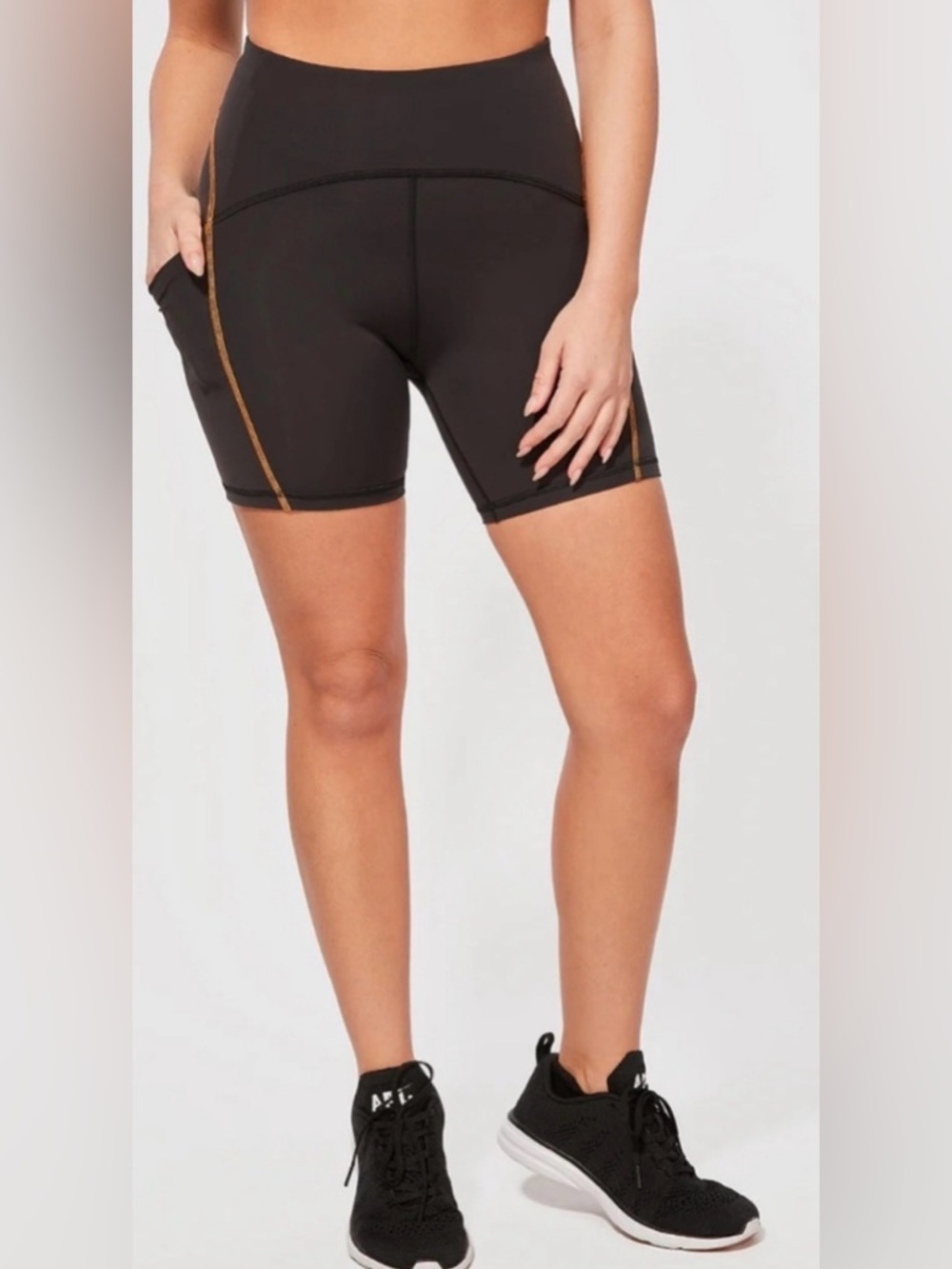 NWOT New NWT LULULEMON X BARRY'S Black POWER THRU HIGH-RISE SHORT 6" - Picture 2 of 8